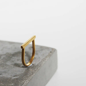 Stacking line ring in gold - by BAARA